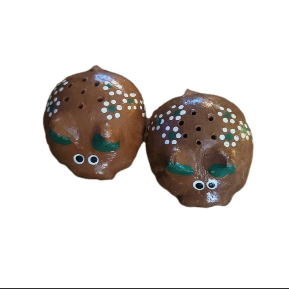 Vintage Mexican Folk Art Red Clay Pig Salt & Pepper Shakers - Picture 6 of 8